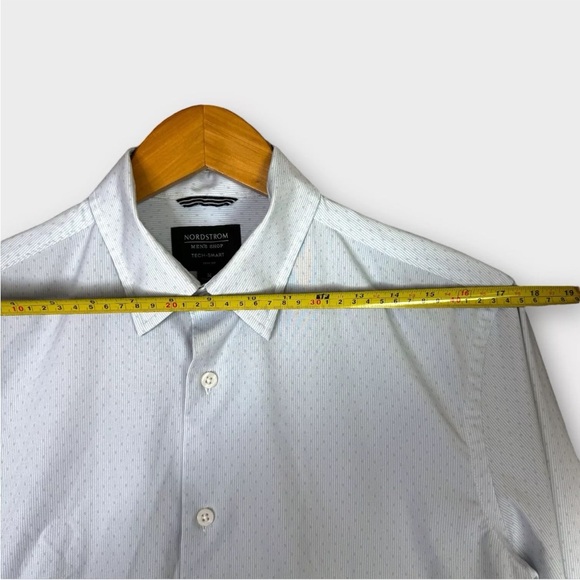 Nordstrom Mens Shop Tech Smart Trim Fit Mens Medium Long Sleeve Performance EUC - Picture 7 of 10